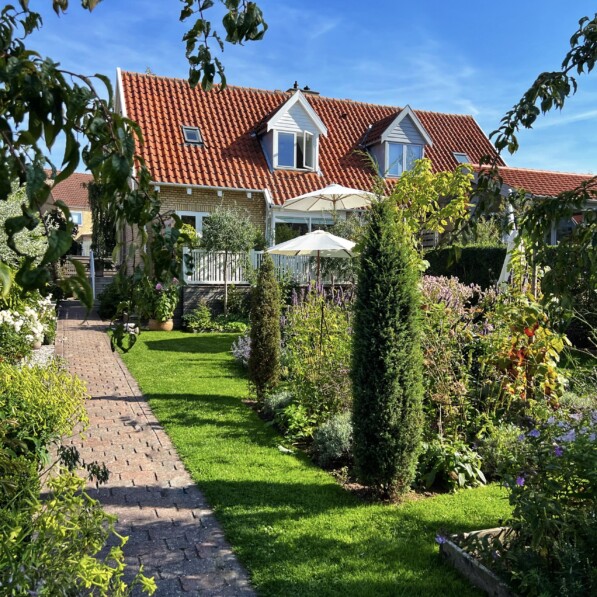 Nordic Gardens – A contemporary cottage garden in Amager