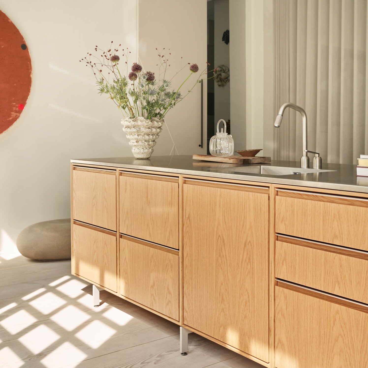 The new Vipp V2 Kitchen – Where warmth meets precision